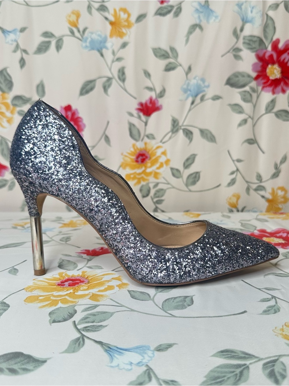 JEWEL BADGLEY MISCHKA | Royalty Silver Glitter Heels | Women’s Size 7.5